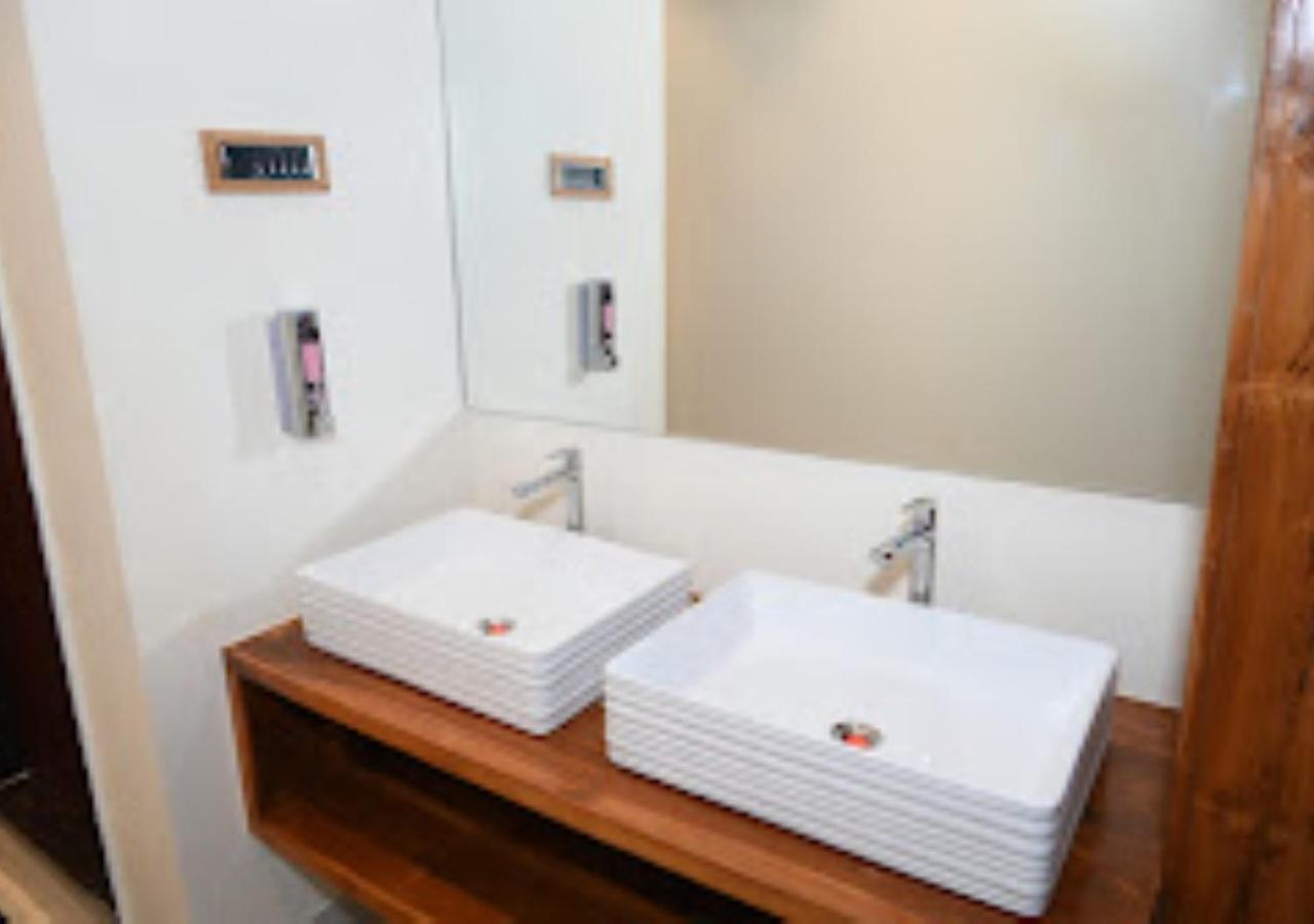 Hotel Rajwada Kapurhol Kapurwahal Екстериор снимка