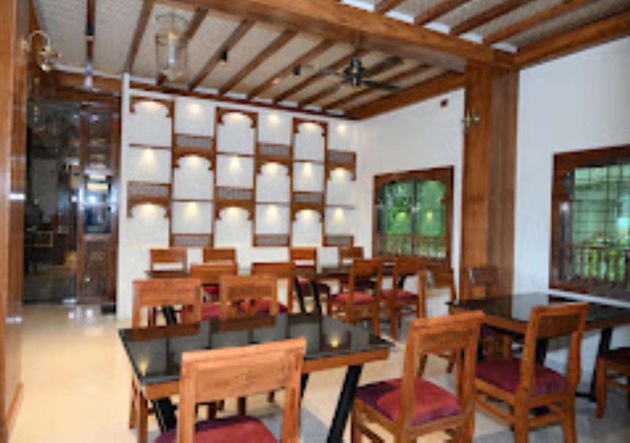 Hotel Rajwada Kapurhol Kapurwahal Екстериор снимка